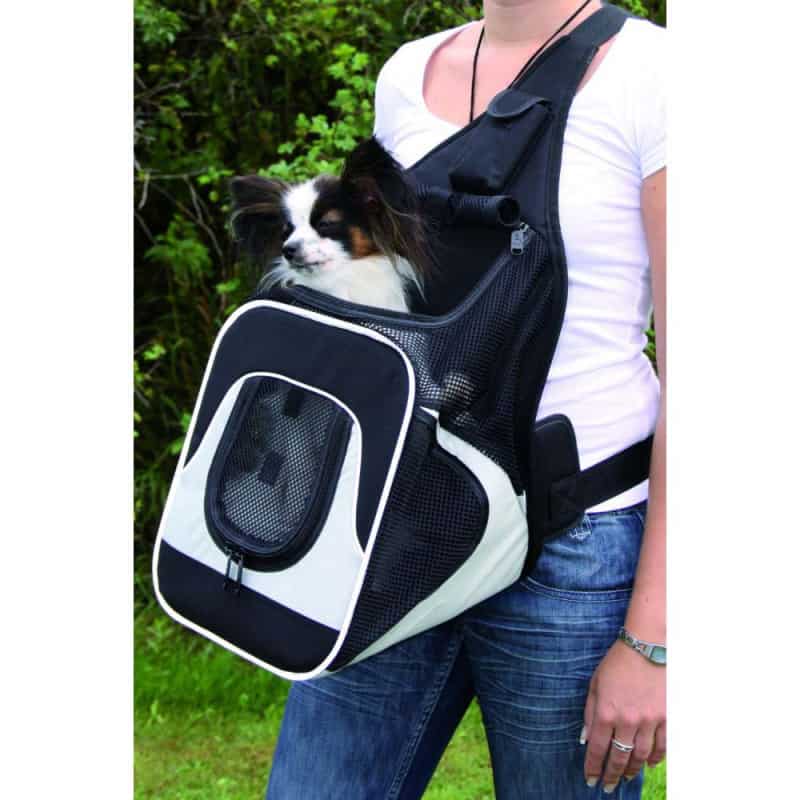 Un sac à dos ventral pour le transport de votre chat!